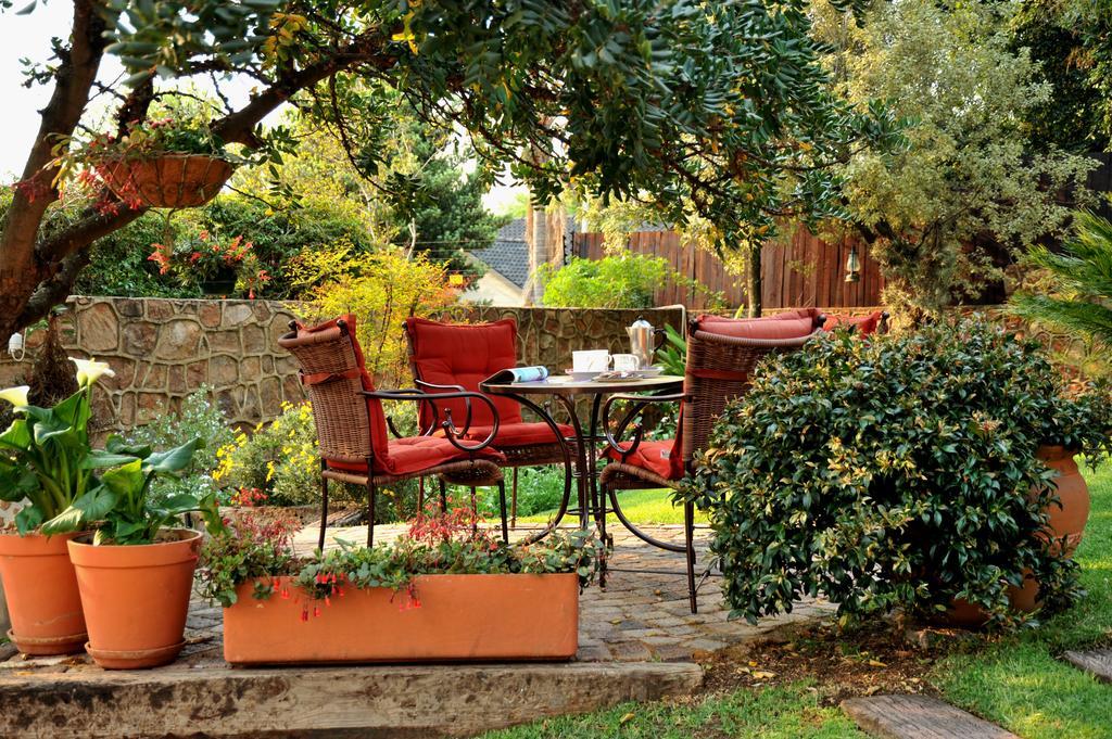 Claires Of Sandton Luxury Guest House Йоханнесбург Экстерьер фото