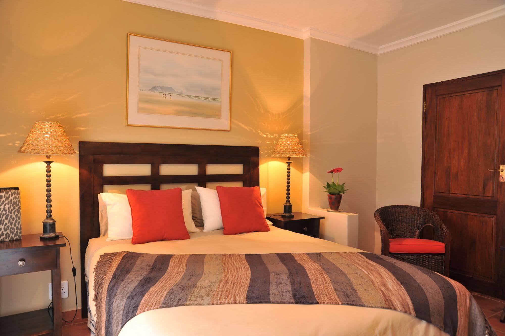 Claires Of Sandton Luxury Guest House Йоханнесбург Экстерьер фото