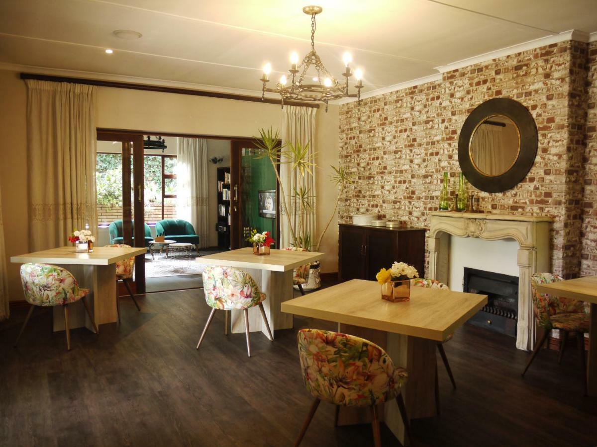 Claires Of Sandton Luxury Guest House Йоханнесбург Экстерьер фото